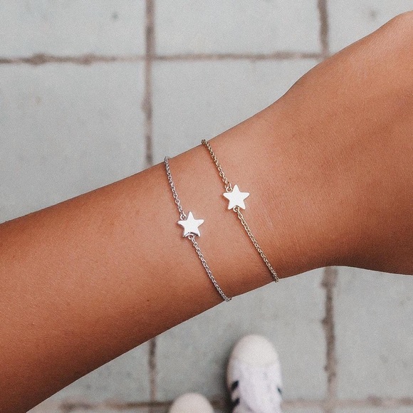 Pura Vida Jewelry - PURA VIDA STAR CHAIN BRACELET!